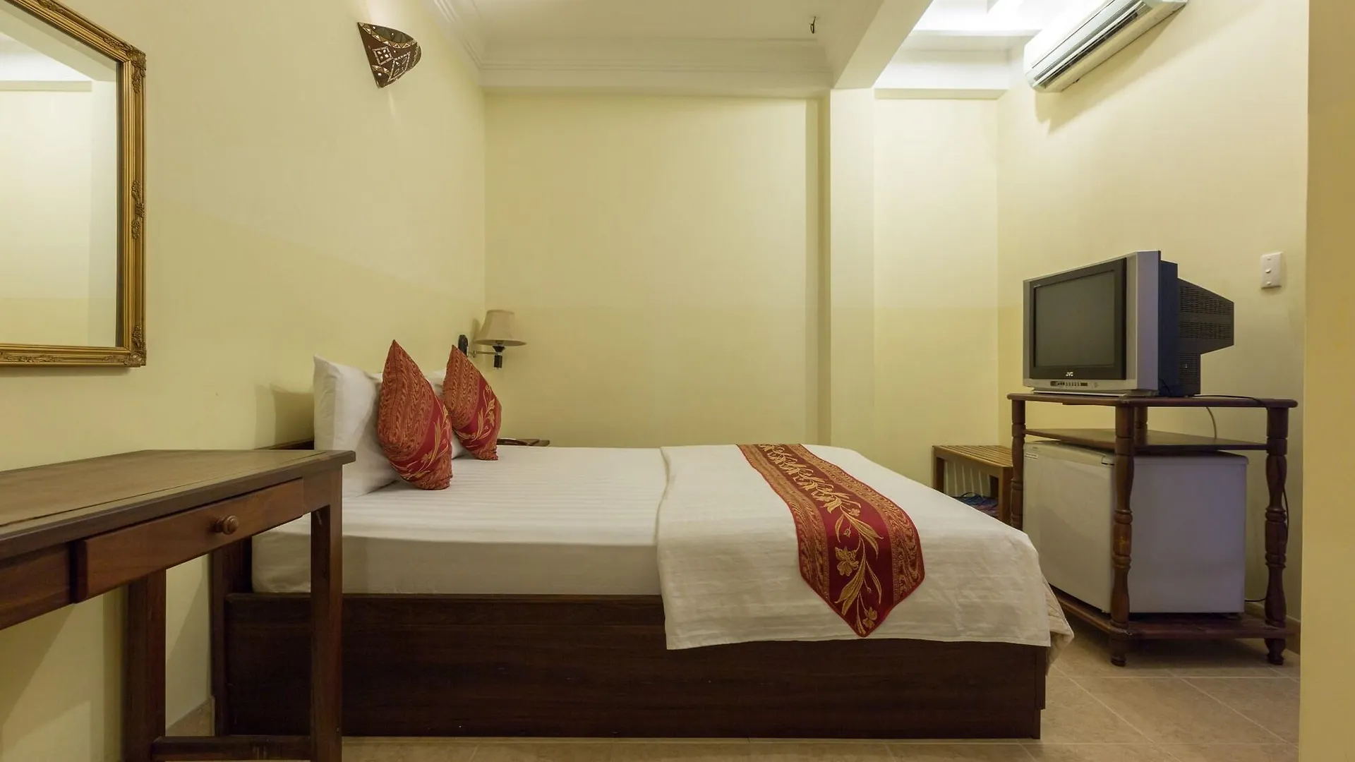 Khach San Minh Chau - Hoa Hung Hotel Ho Chi Minh City