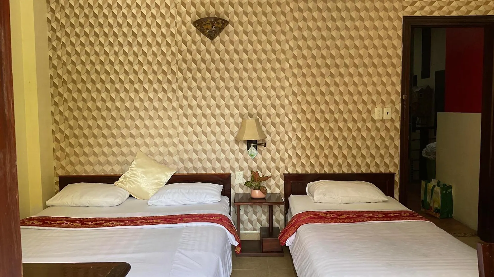 Khach San Minh Chau - Hoa Hung Hotel Ho Chi Minh City