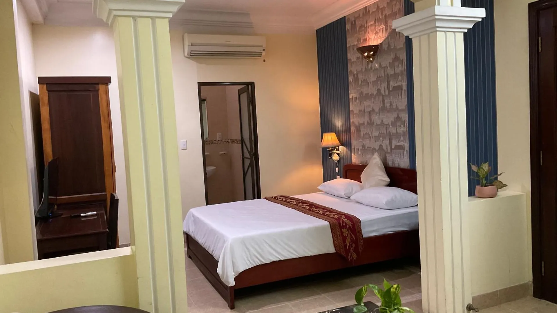 Khach San Minh Chau - Hoa Hung Hotel Ho Chi Minh City