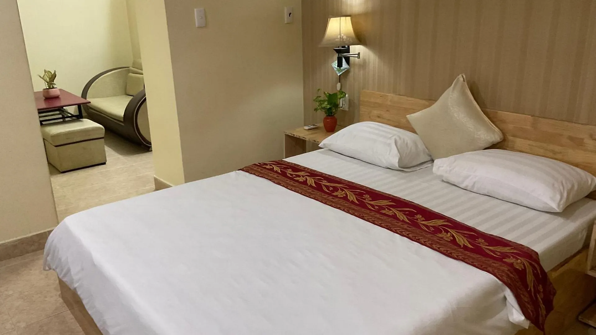 Khach San Minh Chau - Hoa Hung Hotel Ho Chi Minh City