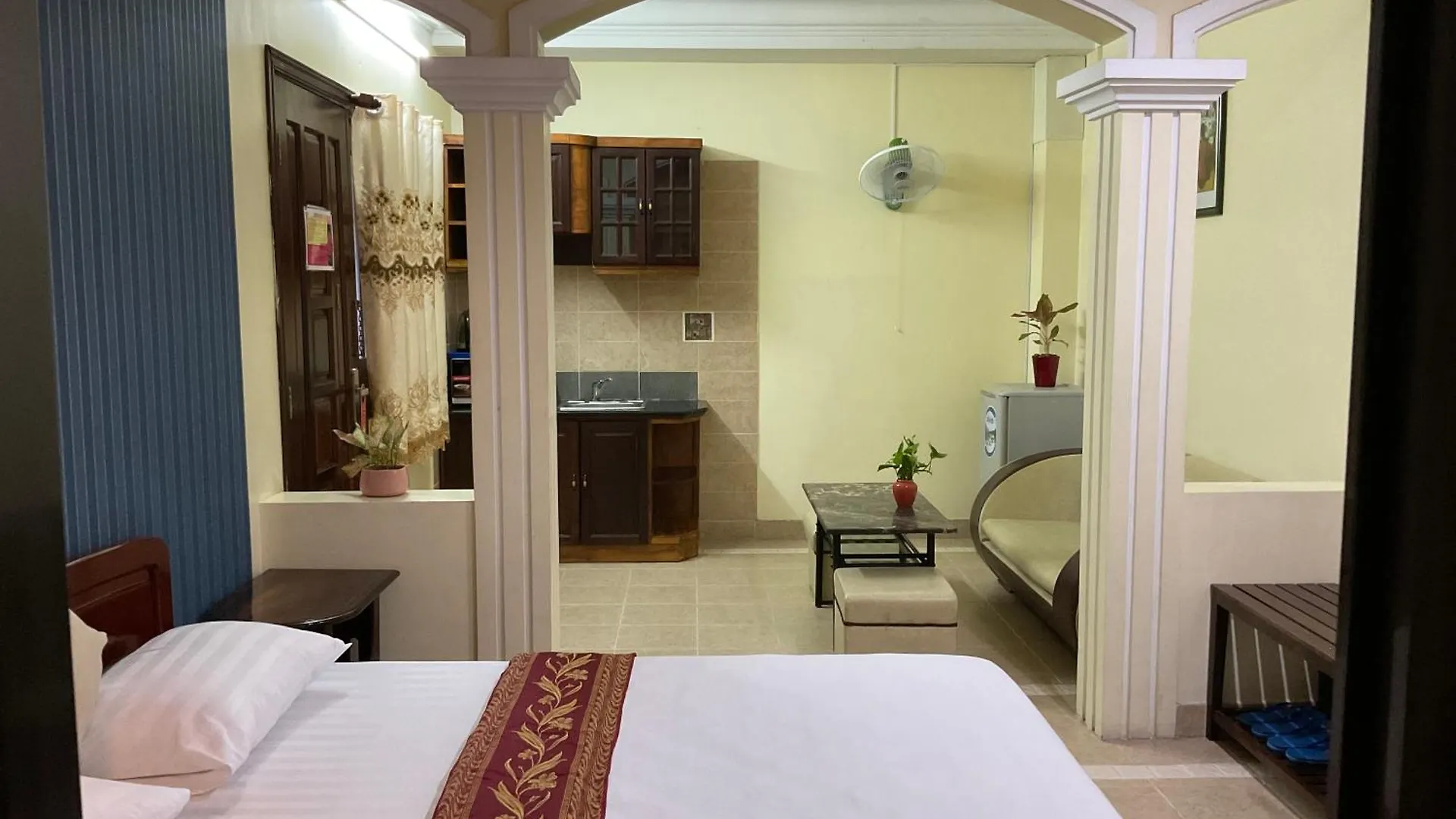 Khach San Minh Chau - Hoa Hung Hotel Ho Chi Minh City Vietnam