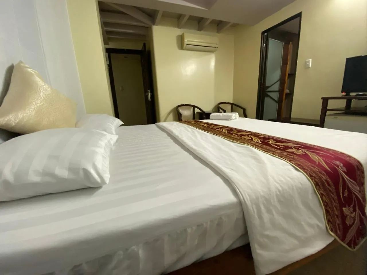 Khach San Minh Chau - Hoa Hung Hotel Ho Chi Minh City Vietnam