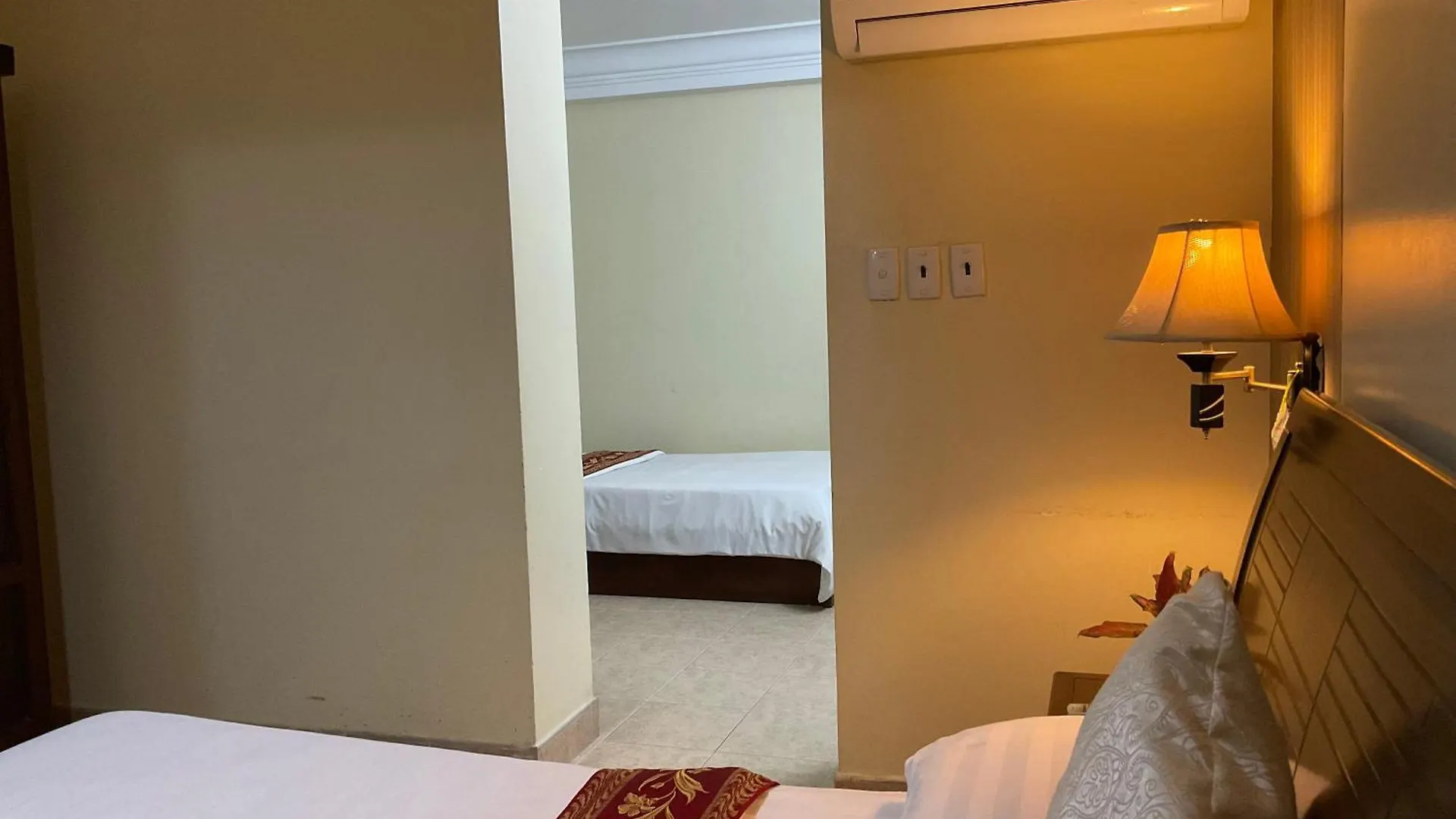 Khach San Minh Chau - Hoa Hung Hotel Ho Chi Minh City Vietnam