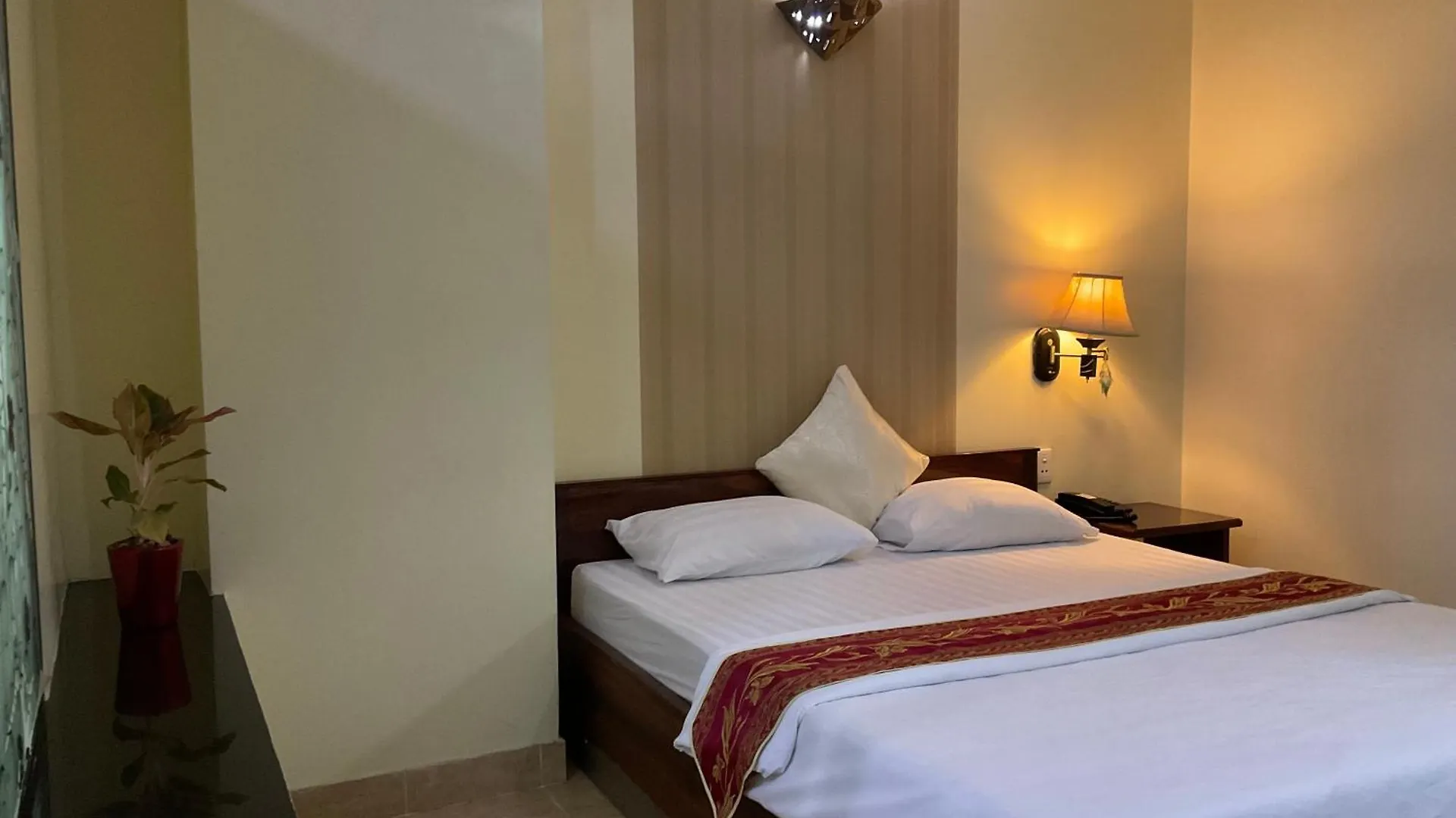 Khach San Minh Chau - Hoa Hung Hotel Ho Chi Minh City 2*,  Vietnam