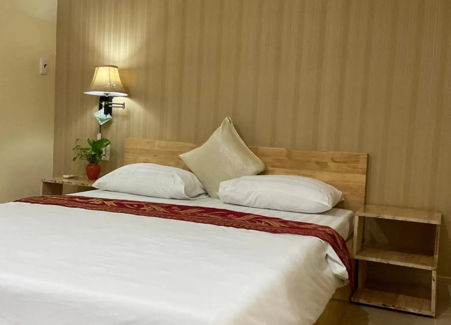 Khach San Minh Chau - Hoa Hung Hotel Ho Chi Minh City