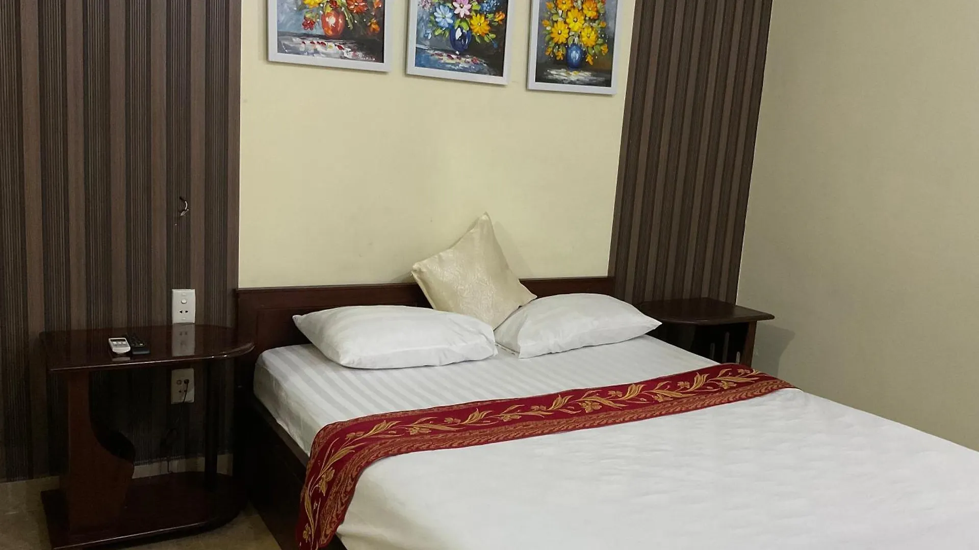 Khach San Minh Chau - Hoa Hung Hotel Ho Chi Minh City